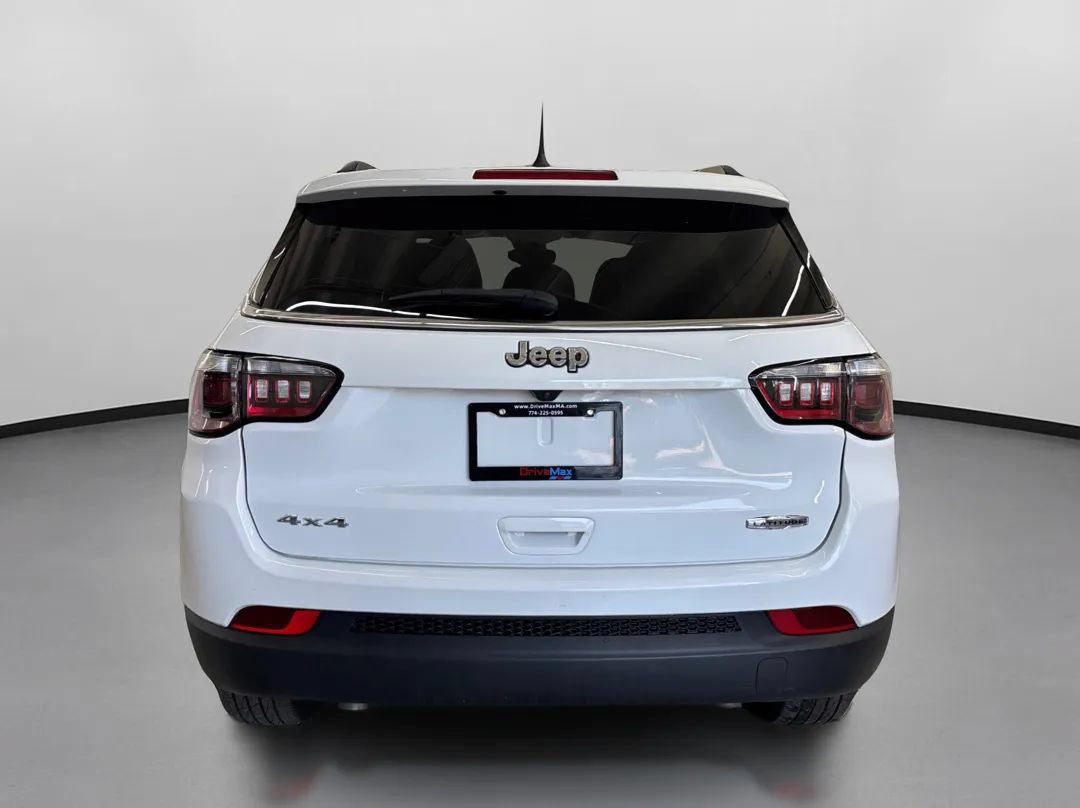 Used 2024 Jeep Compass Latitude AWD/4WD image 8