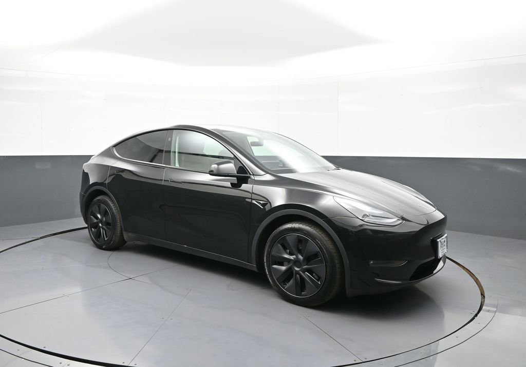 Used 2025 Tesla Model Y Long Range AWD/4WD image 4