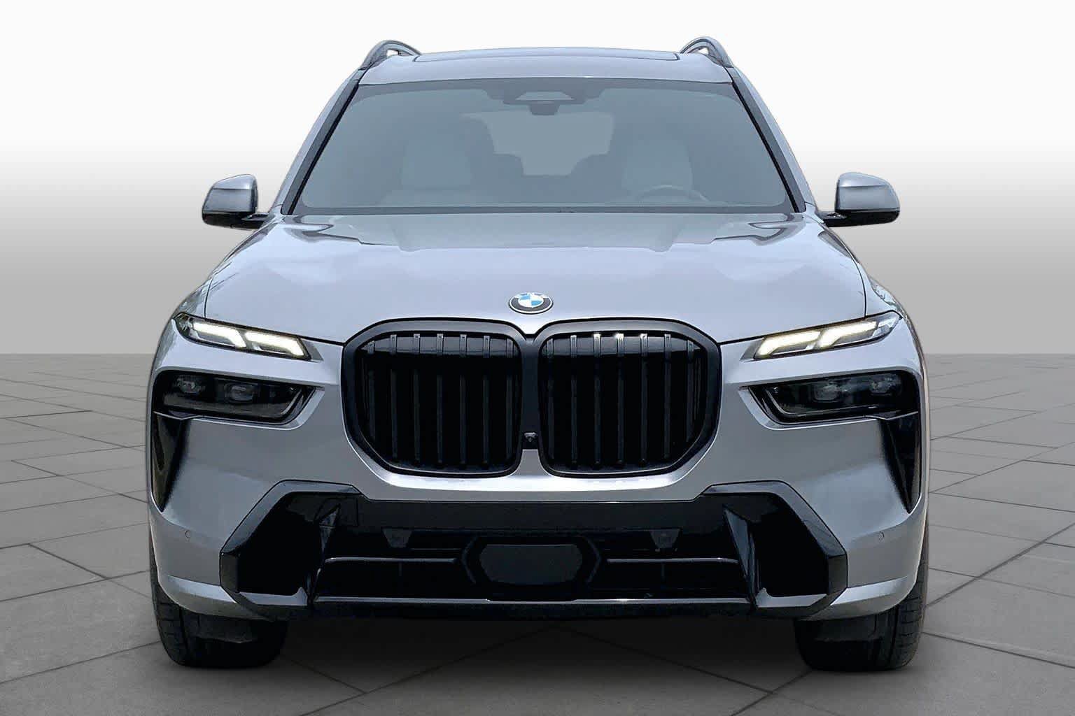 Certified 2025 BMW X7 xDrive40i w/ M Sport Package AWD/4WD image 3