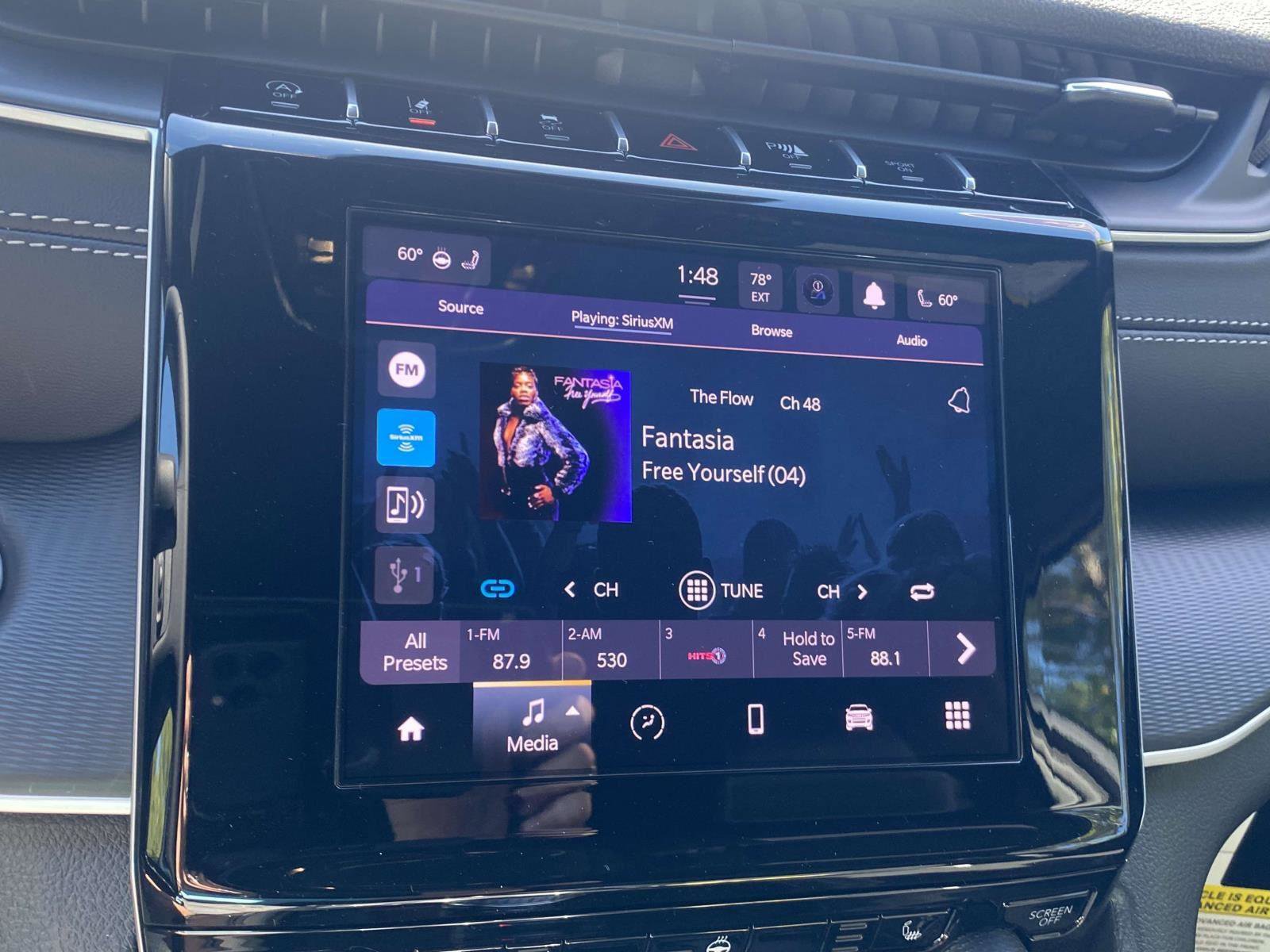 New 2025 Jeep Grand Cherokee Altitude image 9