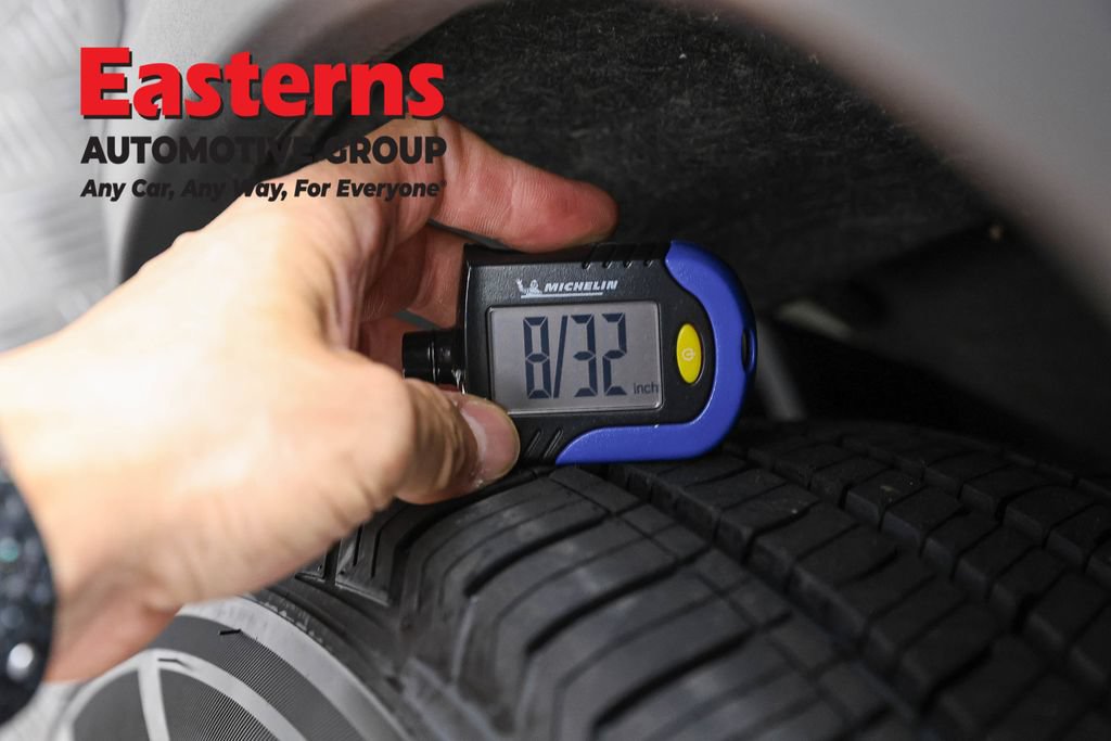 Used 2023 Nissan Rogue S AWD/4WD image 27