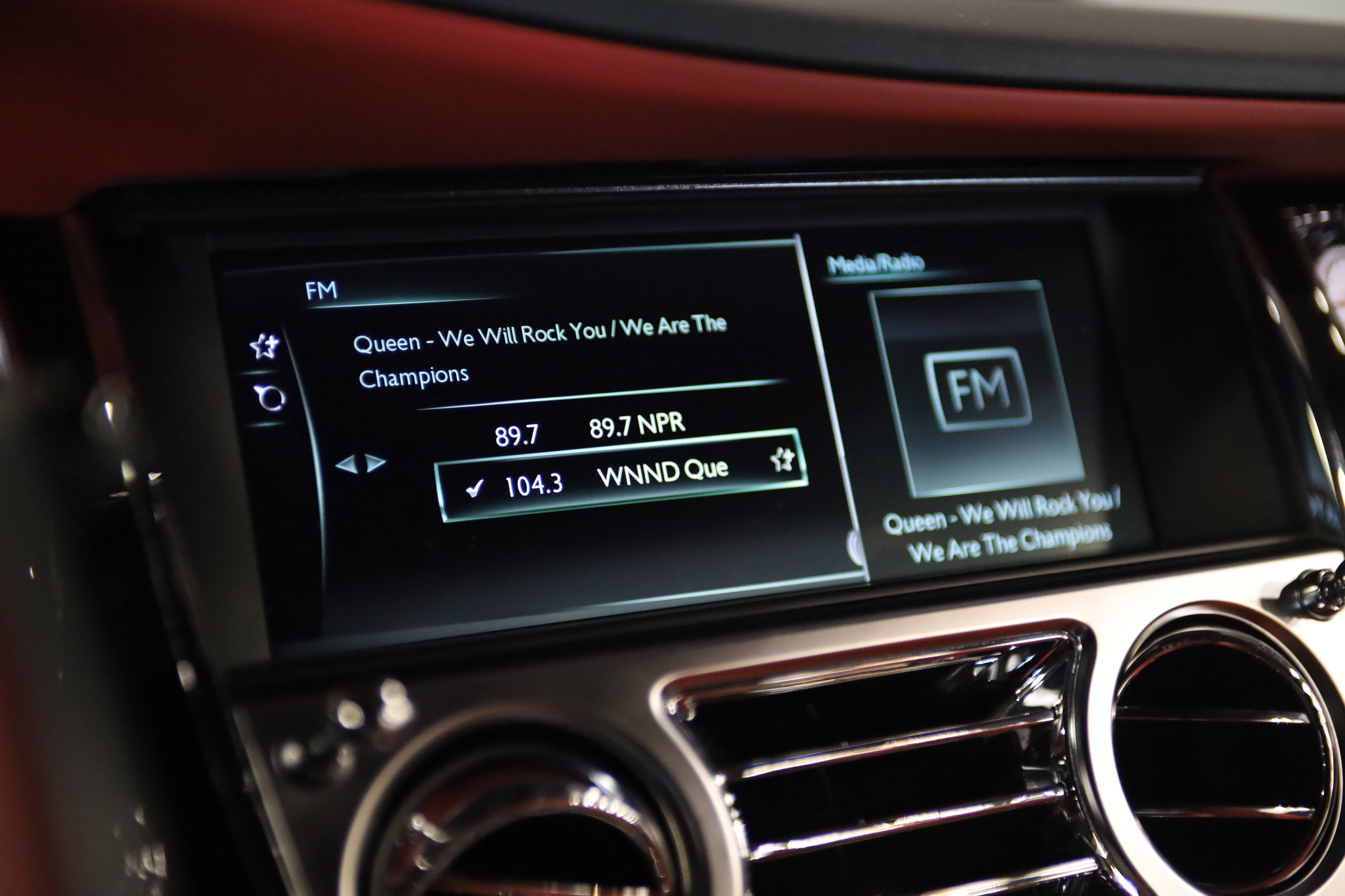 Used 2018 Rolls-Royce Wraith RWD image 25