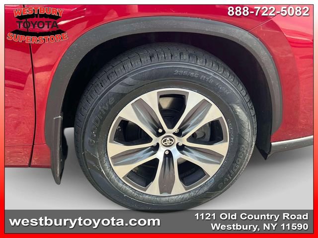 Used 2023 Toyota Highlander XLE AWD/4WD image 14
