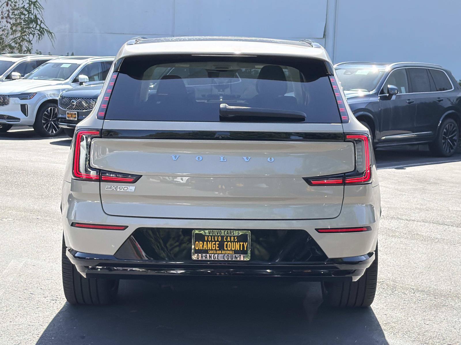 Certified 2025 Volvo EX90 Ultra AWD/4WD image 6