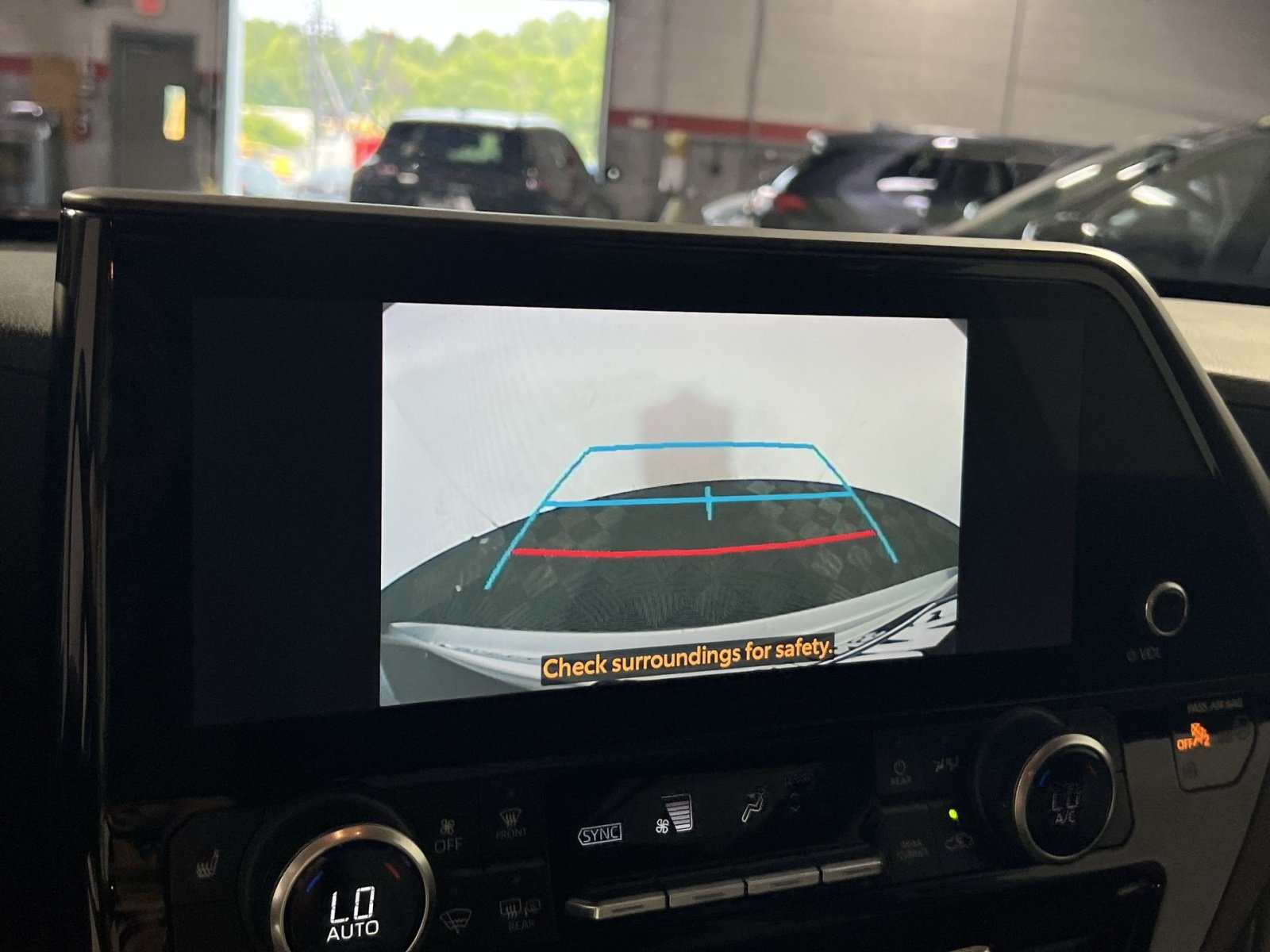 Used 2023 Toyota Highlander XLE FWD image 16
