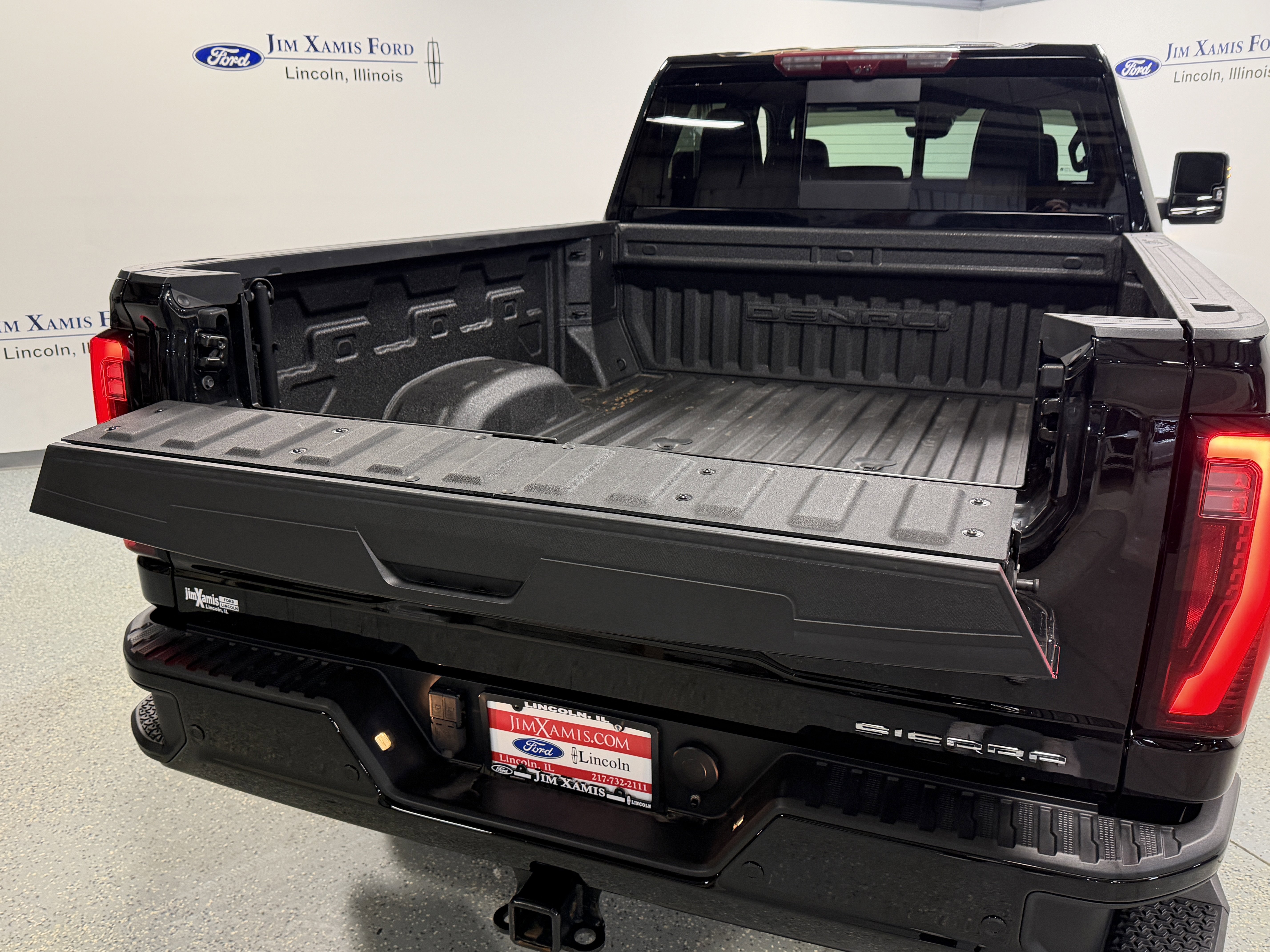 Used 2024 GMC Sierra 2500 Denali Ultimate image 29