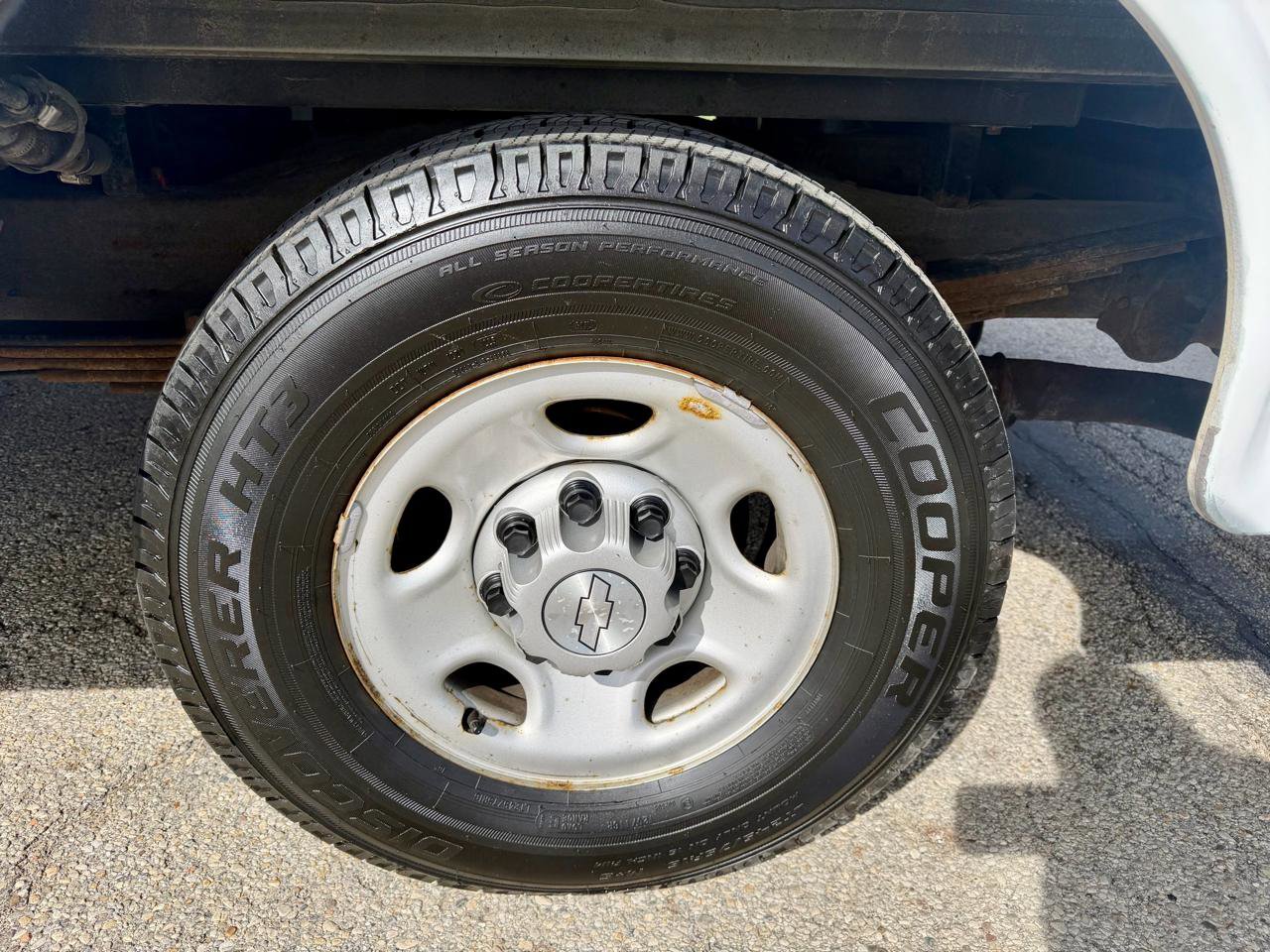 Used 2017 Chevrolet Express 3500 image 24