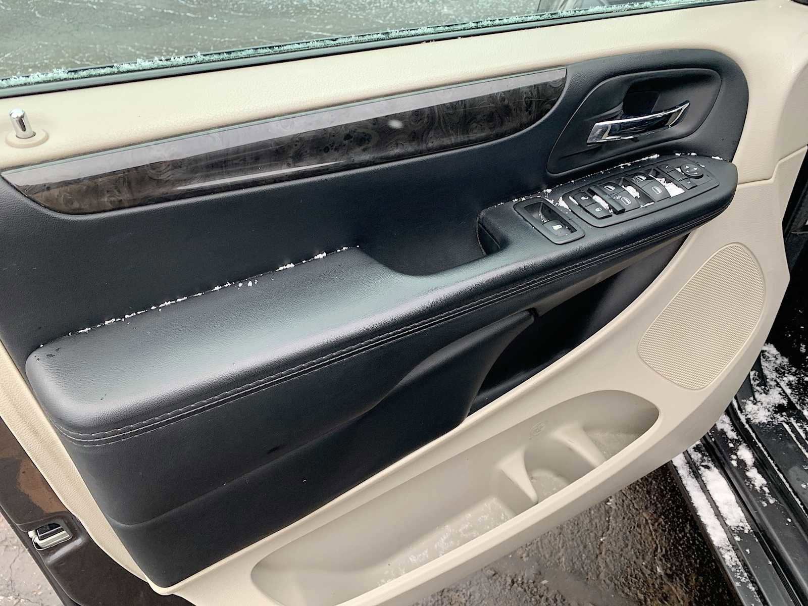 Used 2017 Dodge Grand Caravan SE w/ Power Window Group image 19