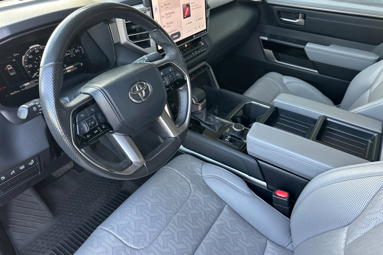 Used 2024 Toyota Tundra Limited image 9