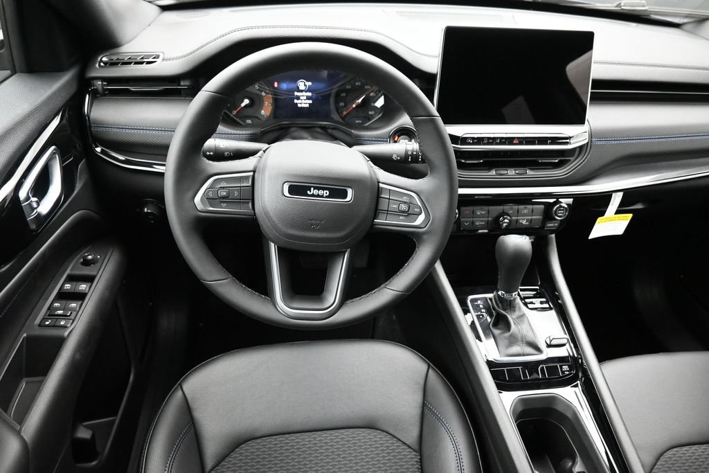 New 2026 Jeep Compass Latitude AWD/4WD image 3