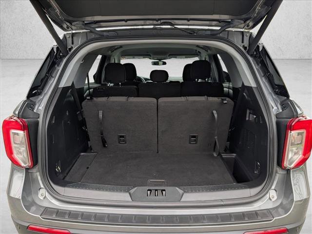 Used 2022 Ford Explorer XLT image 6