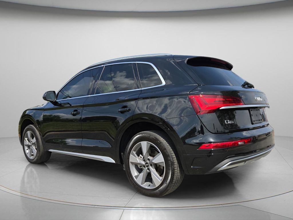 Used 2023 Audi Q5 2.0T Premium w/ Convenience Package image 6