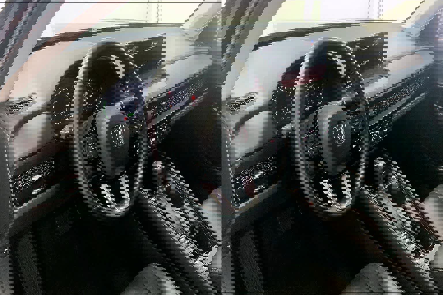 Used 2023 Honda Accord Touring image 2