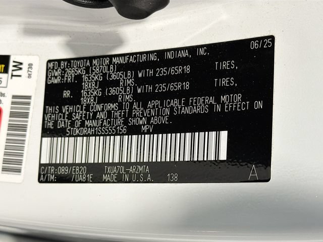 Certified 2025 Toyota Highlander XLE FWD image 27
