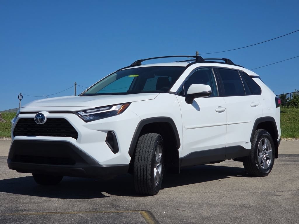Used 2024 Toyota RAV4 XLE AWD/4WD image 18