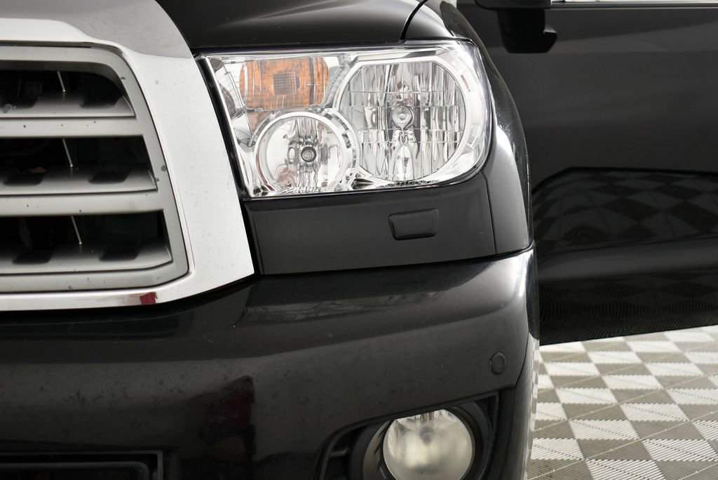 Used 2010 Toyota Sequoia Platinum image 2