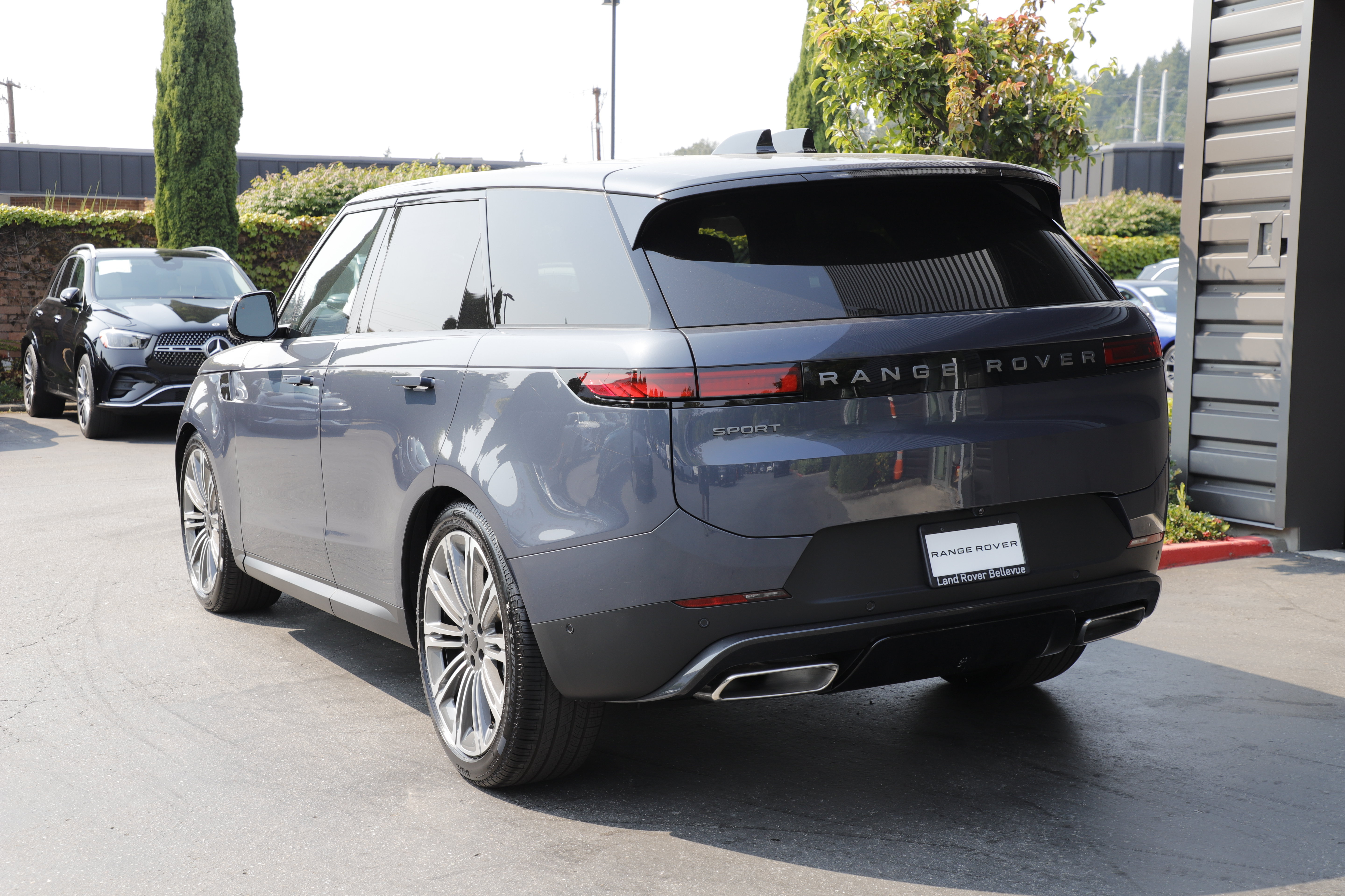 New 2026 Land Rover Range Rover Sport SE AWD/4WD image 6