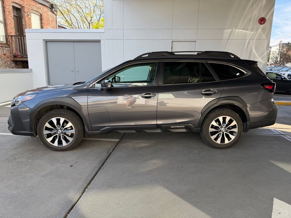 Used 2023 Subaru Outback Limited AWD/4WD image 4