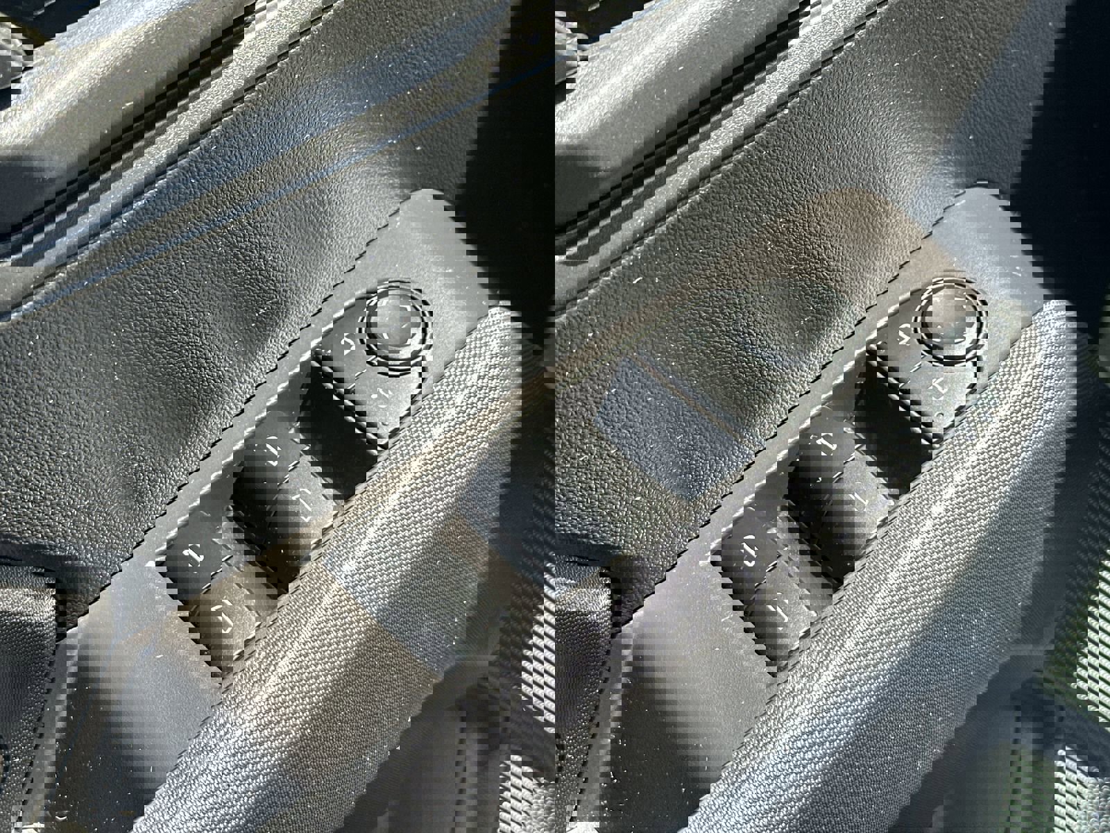 Used 2023 Chevrolet Colorado W/T image 15