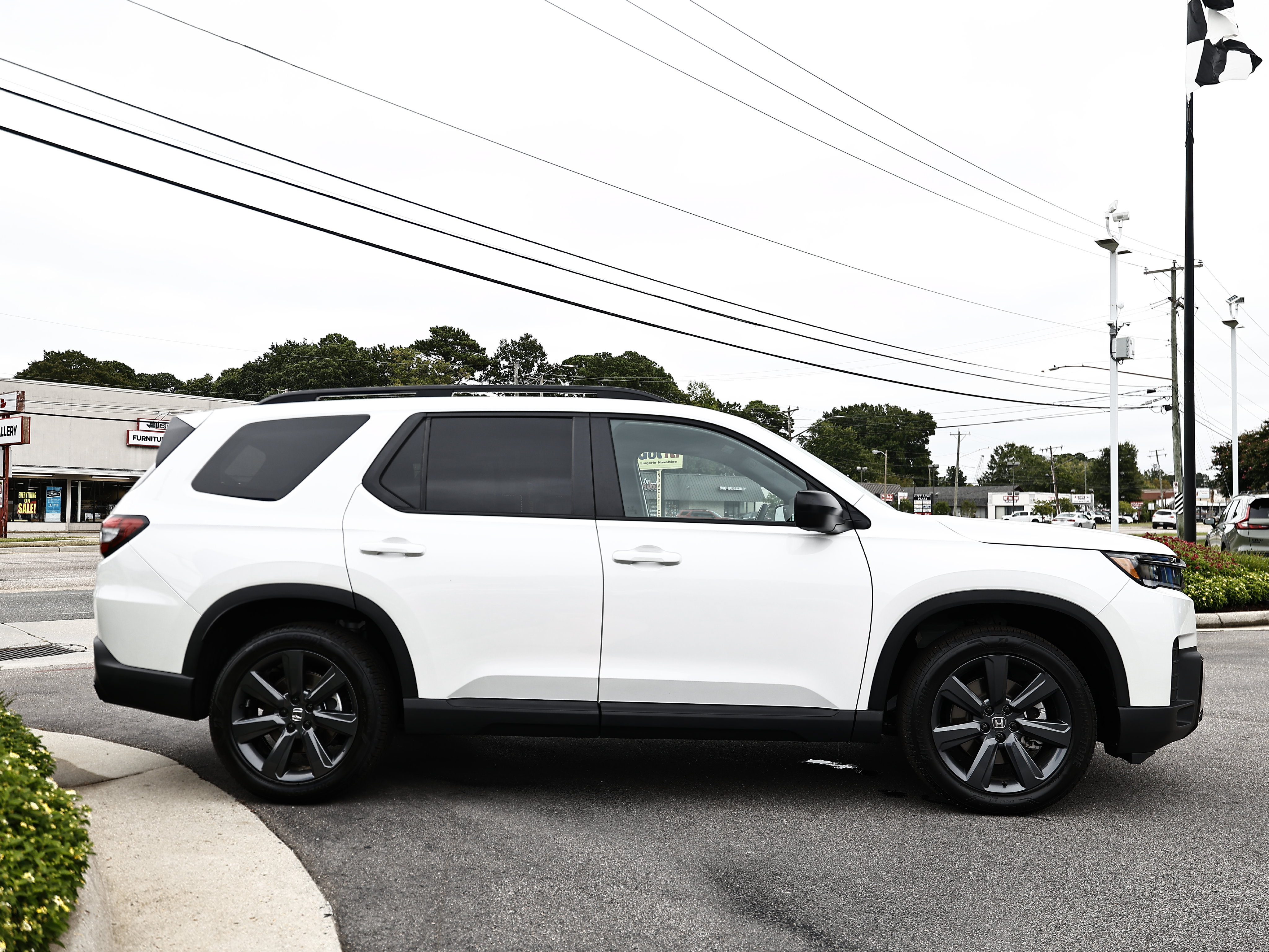 Used 2026 Honda Pilot Sport image 11