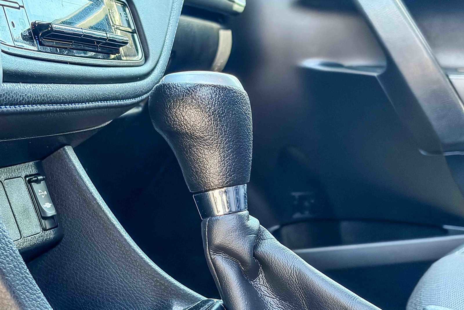 Used 2019 Toyota Corolla SE w/ Carpet Mat Package (TMS) image 21