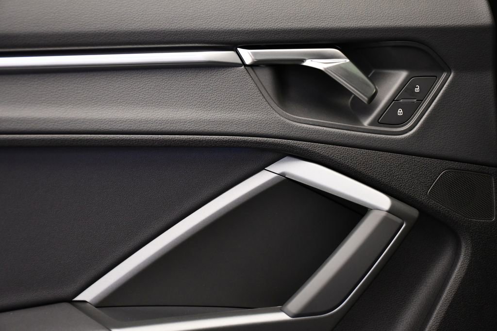 Used 2025 Audi Q3 2.0T Premium Plus w/ Premium Plus Package image 42