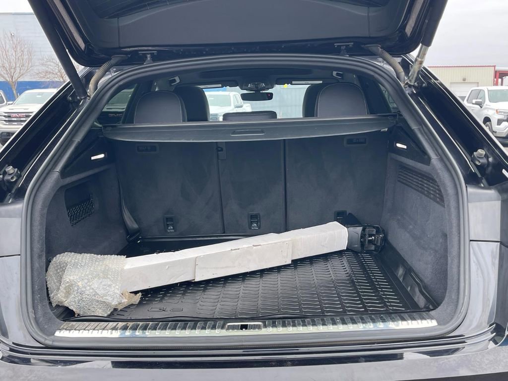 Used 2019 Audi Q8 Premium Plus w/ Premium Plus image 20