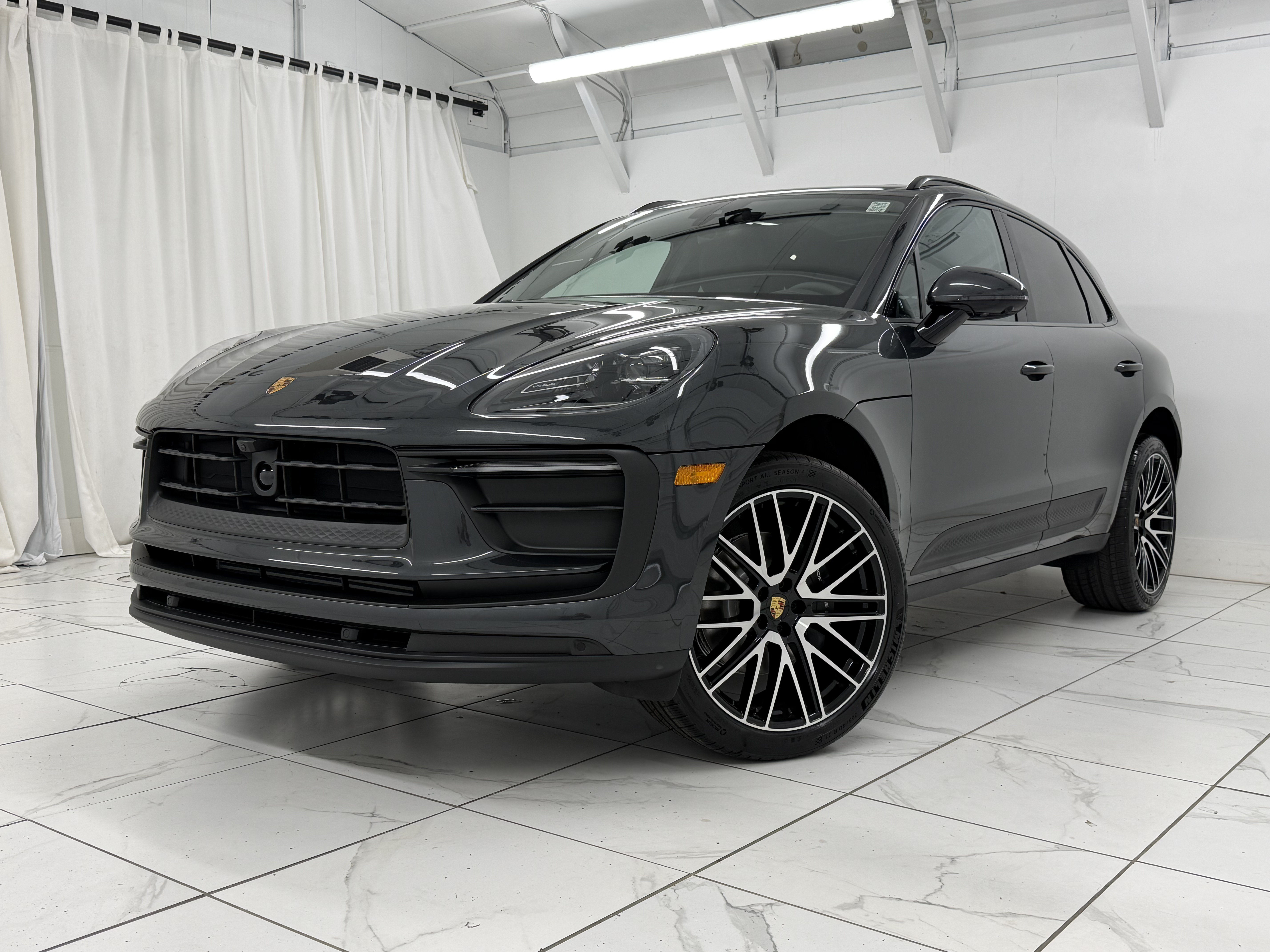 Certified 2026 Porsche Macan AWD/4WD image 7