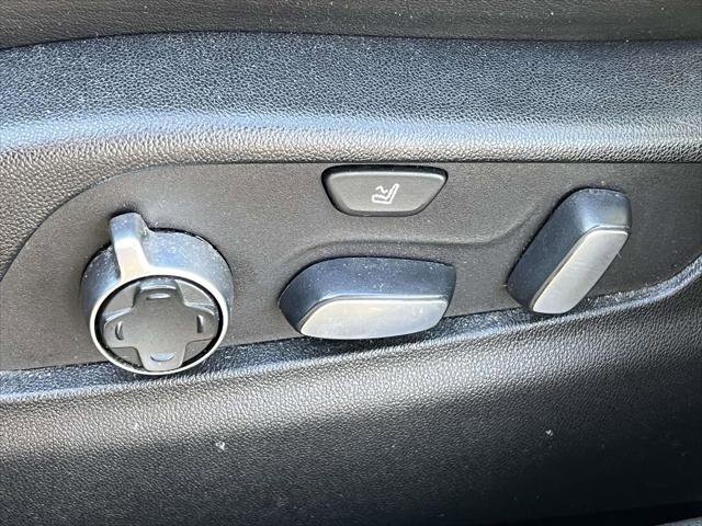 Used 2019 Cadillac XT4 Premium Luxury image 18