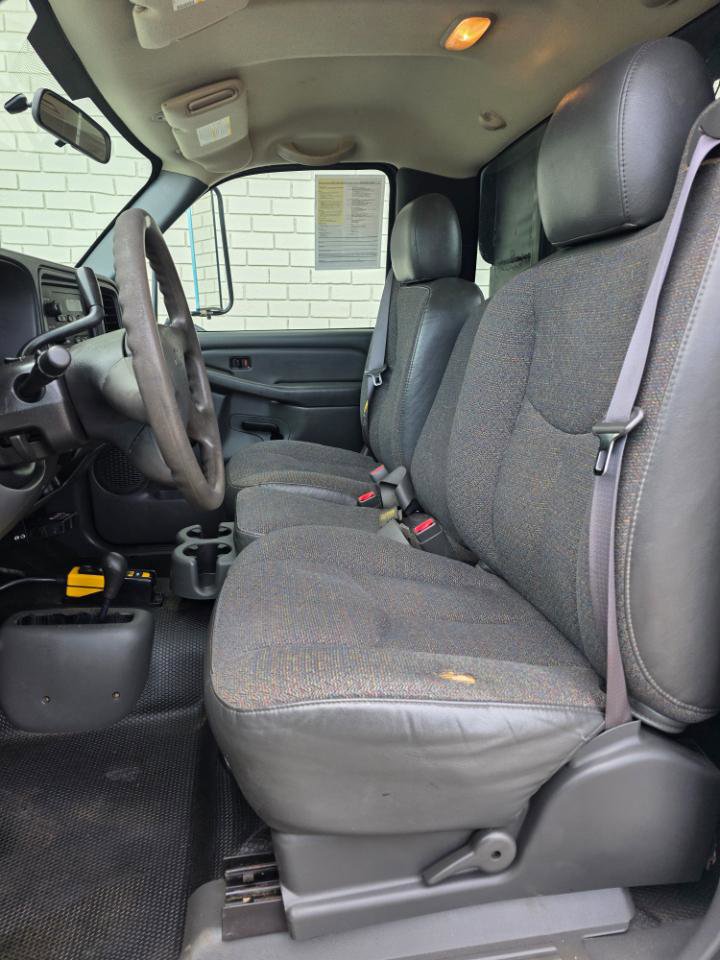 Used 2004 Chevrolet Silverado 3500 4x4 Regular Cab w/ Snow Plow Prep Package image 15