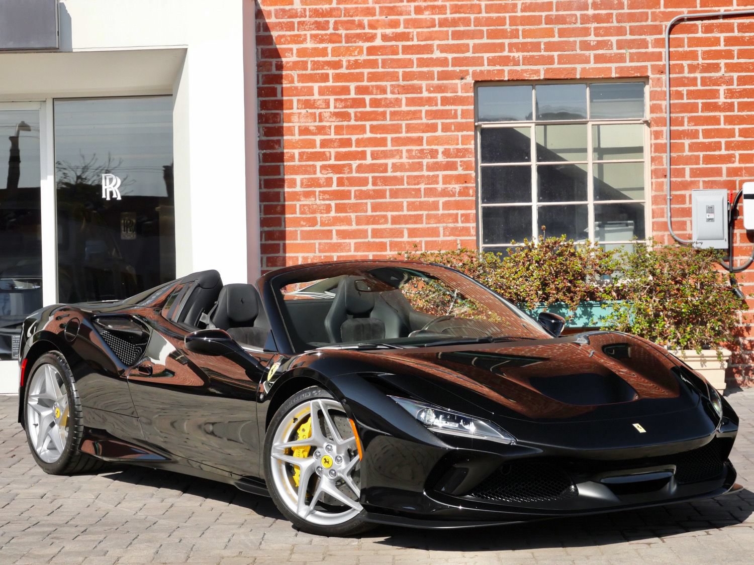 Used 2023 Ferrari F8 Tributo RWD image 1