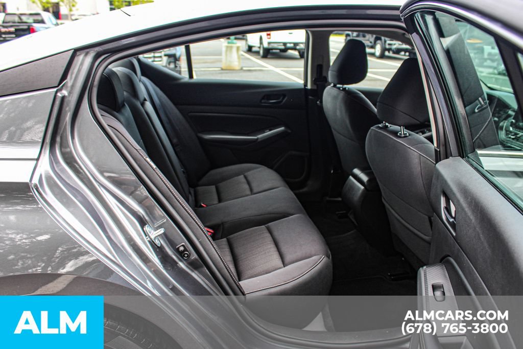 Used 2024 Nissan Altima 2.5 SV FWD image 18