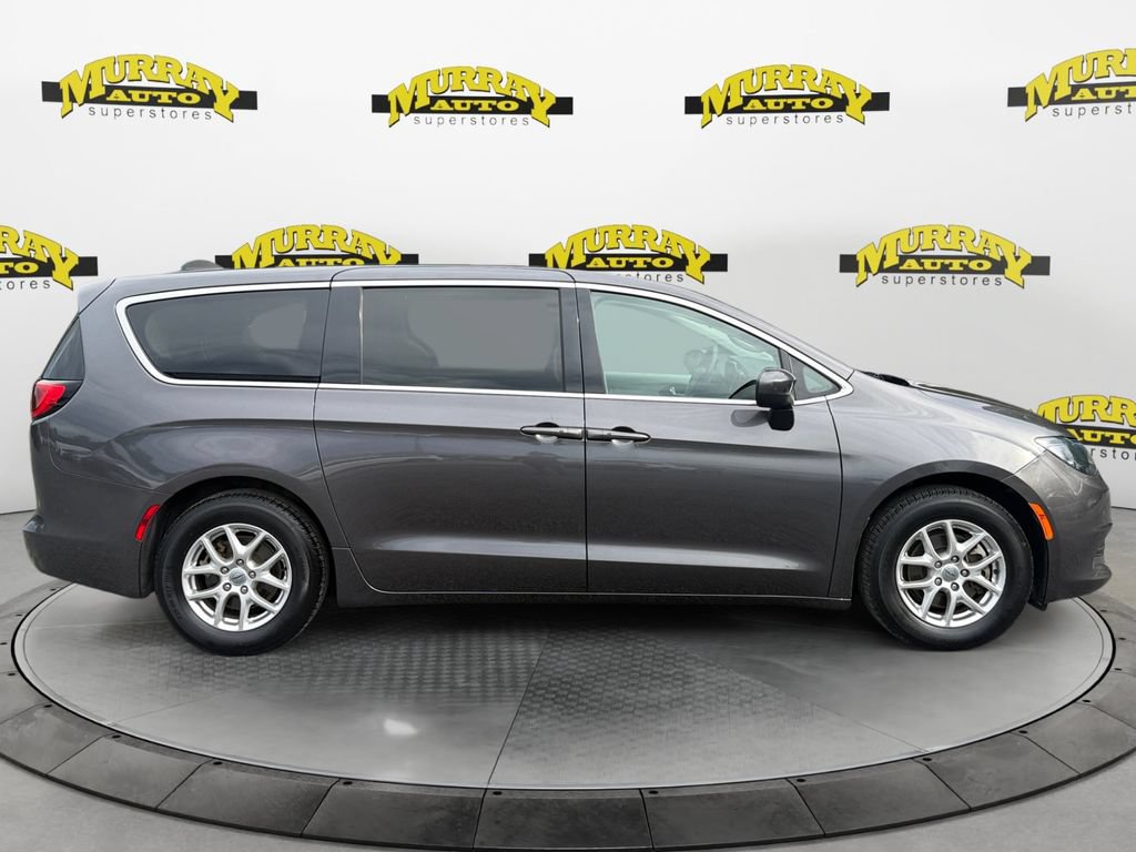 Used 2023 Chrysler Voyager LX FWD image 6