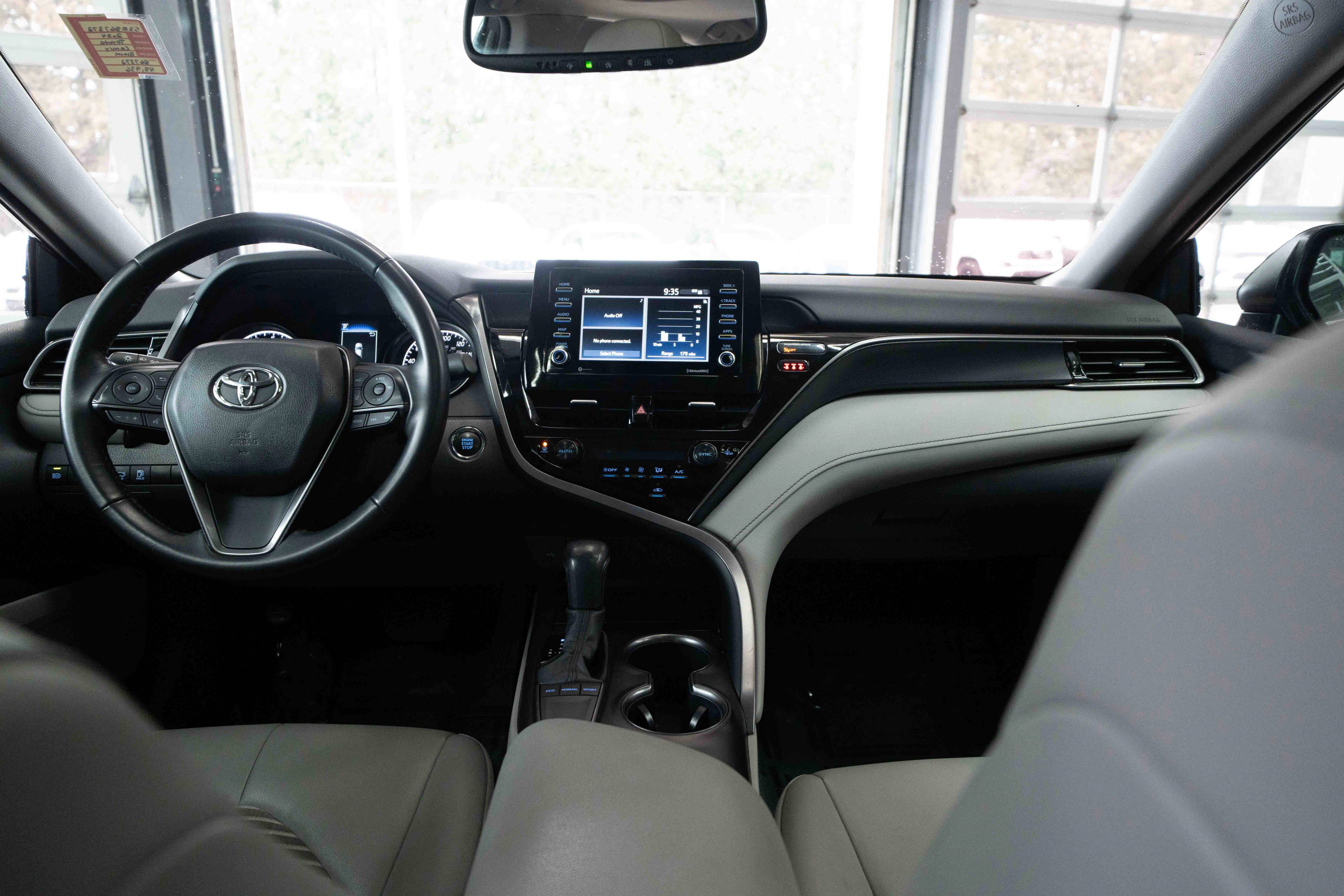 Used 2024 Toyota Camry SE w/ Convenience Package image 20