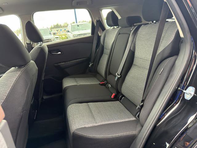 Used 2023 Nissan Rogue SV image 30