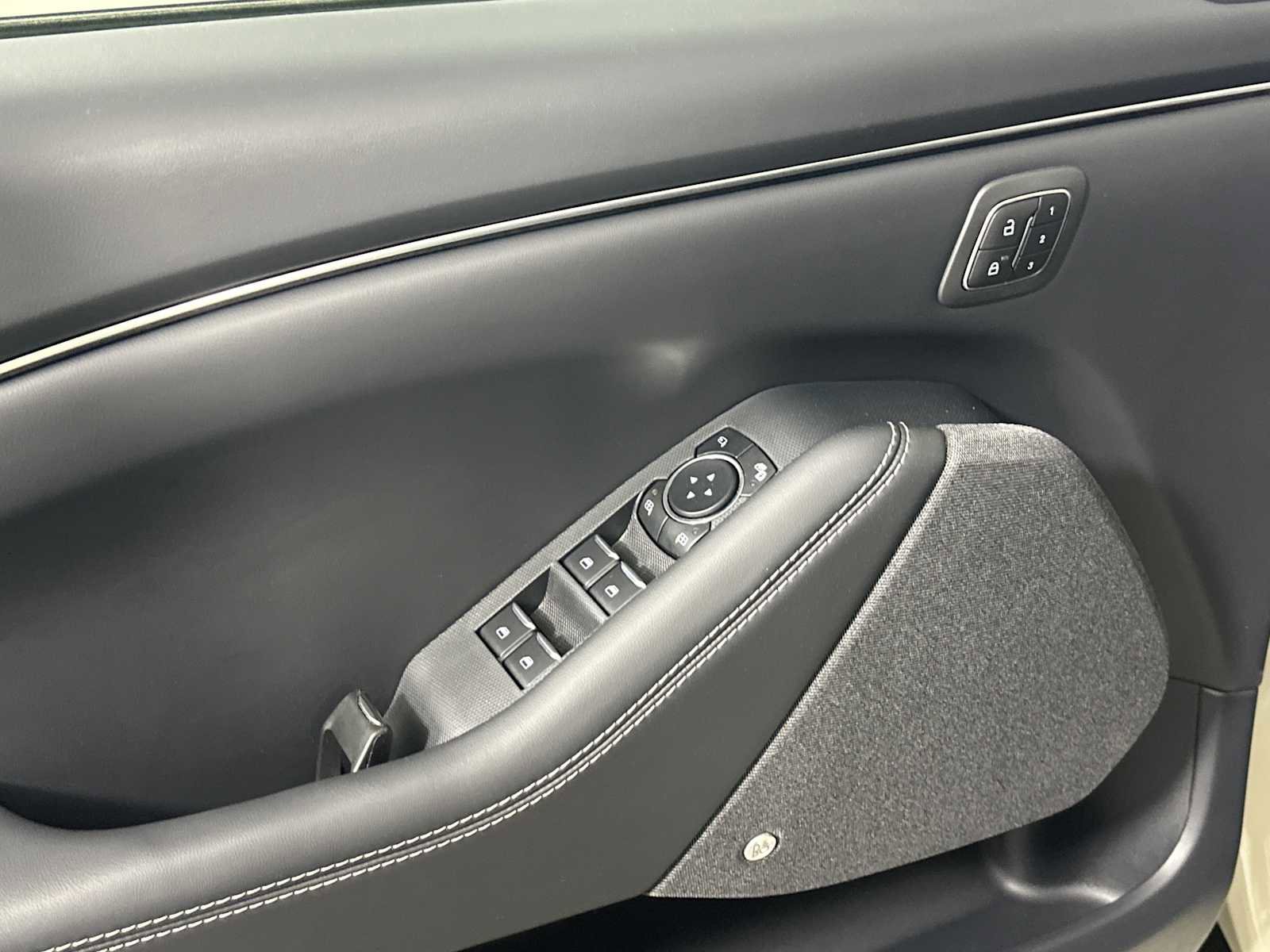 Used 2025 Ford Mustang Mach-E Premium AWD/4WD image 10