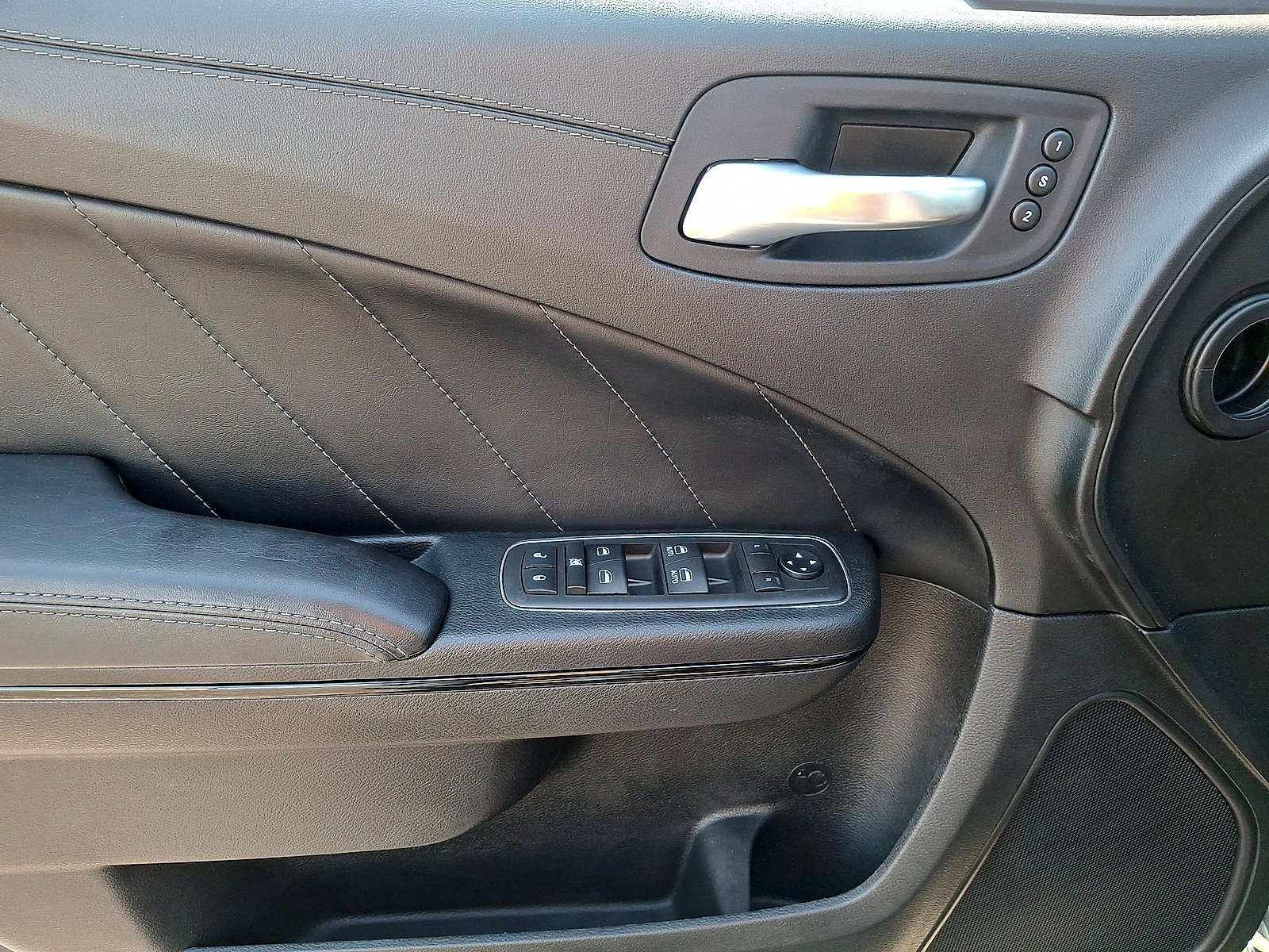 Used 2021 Dodge Charger R/T w/ Plus Group RWD image 10