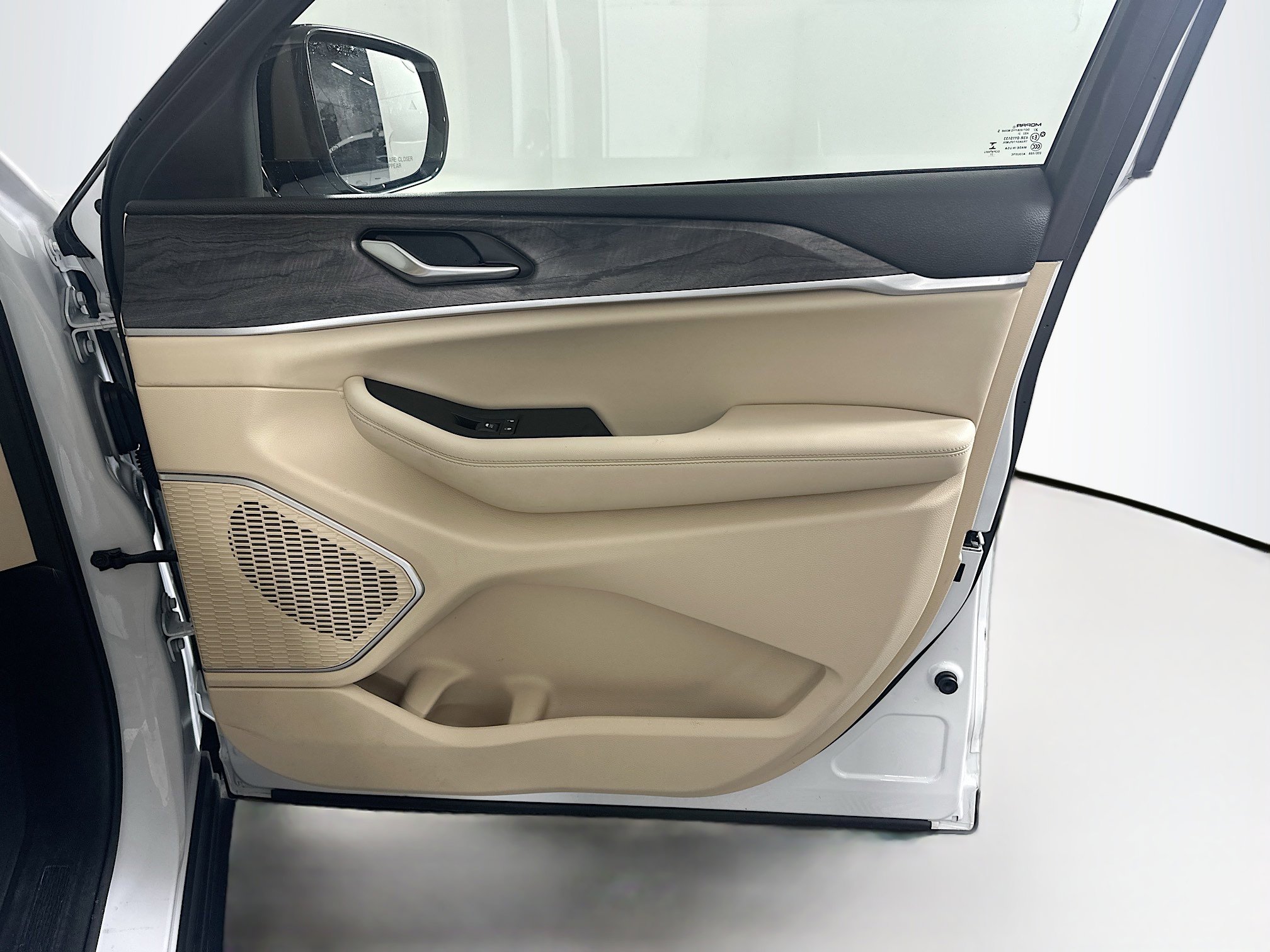 Used 2021 Jeep Grand Cherokee L Limited image 33