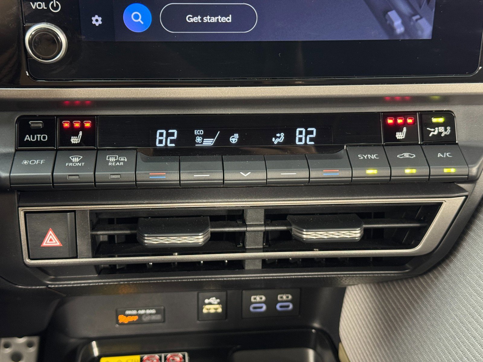 Used 2025 Toyota Camry SE w/ Convenience Package image 28