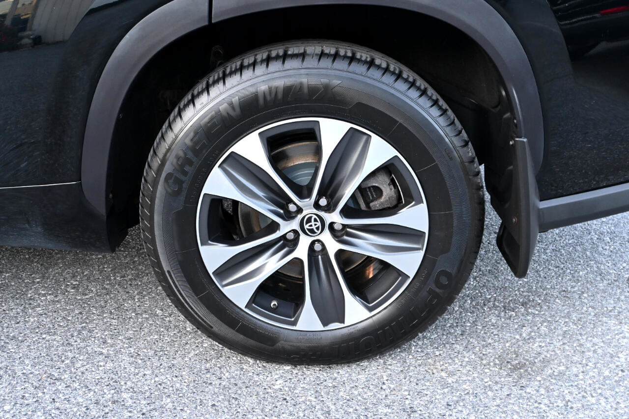 Used 2021 Toyota Highlander XLE image 38