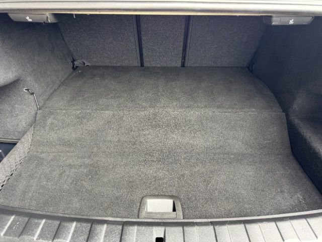 Used 2021 BMW 330e xDrive image 42