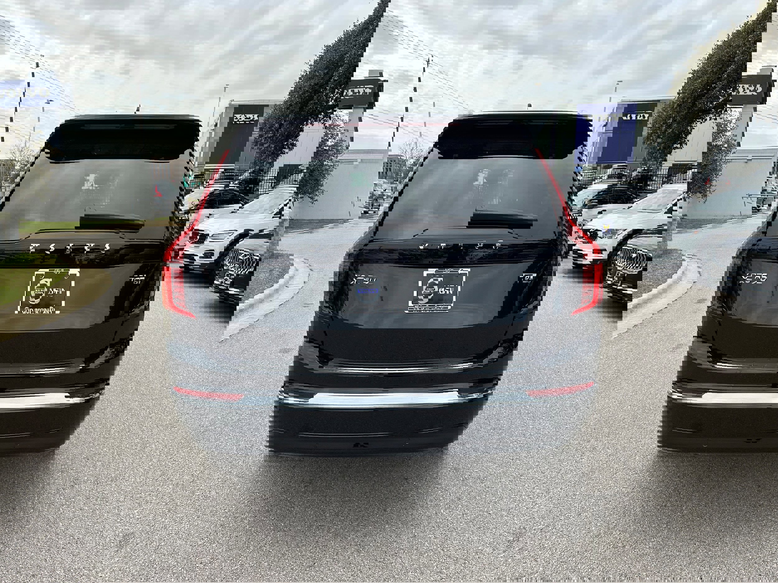 New 2025 Volvo XC90 T8 Plus w/ Protection Package Premier image 5