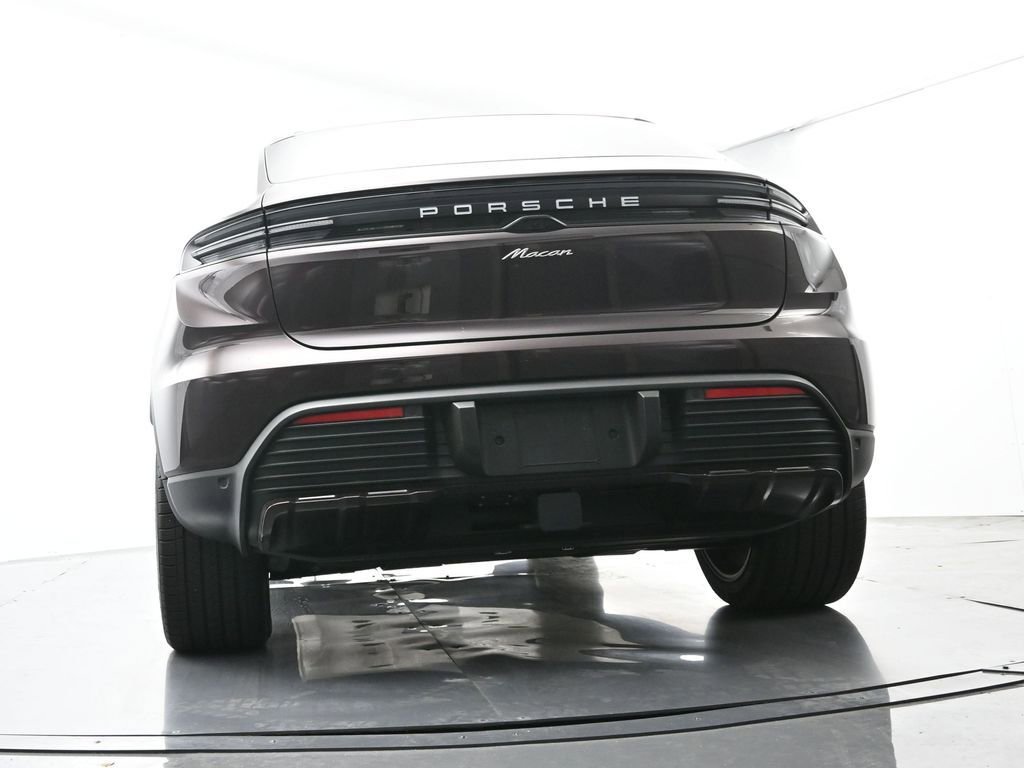 Certified 2025 Porsche Macan Electric image 49