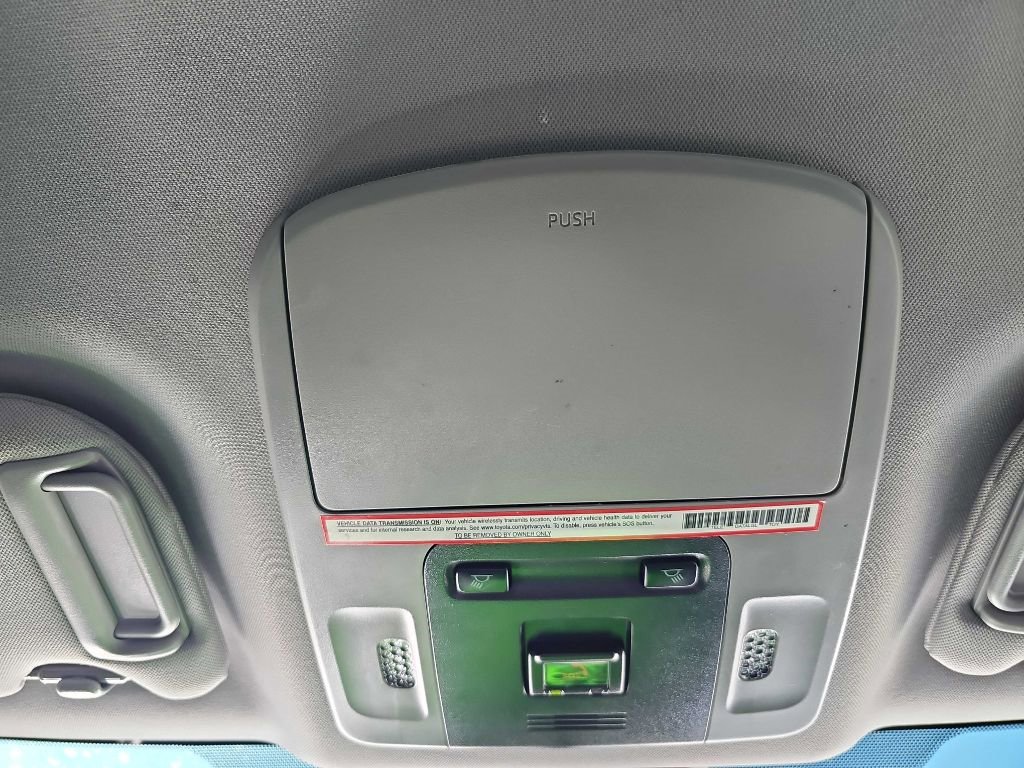 Used 2022 Toyota Camry SE image 28