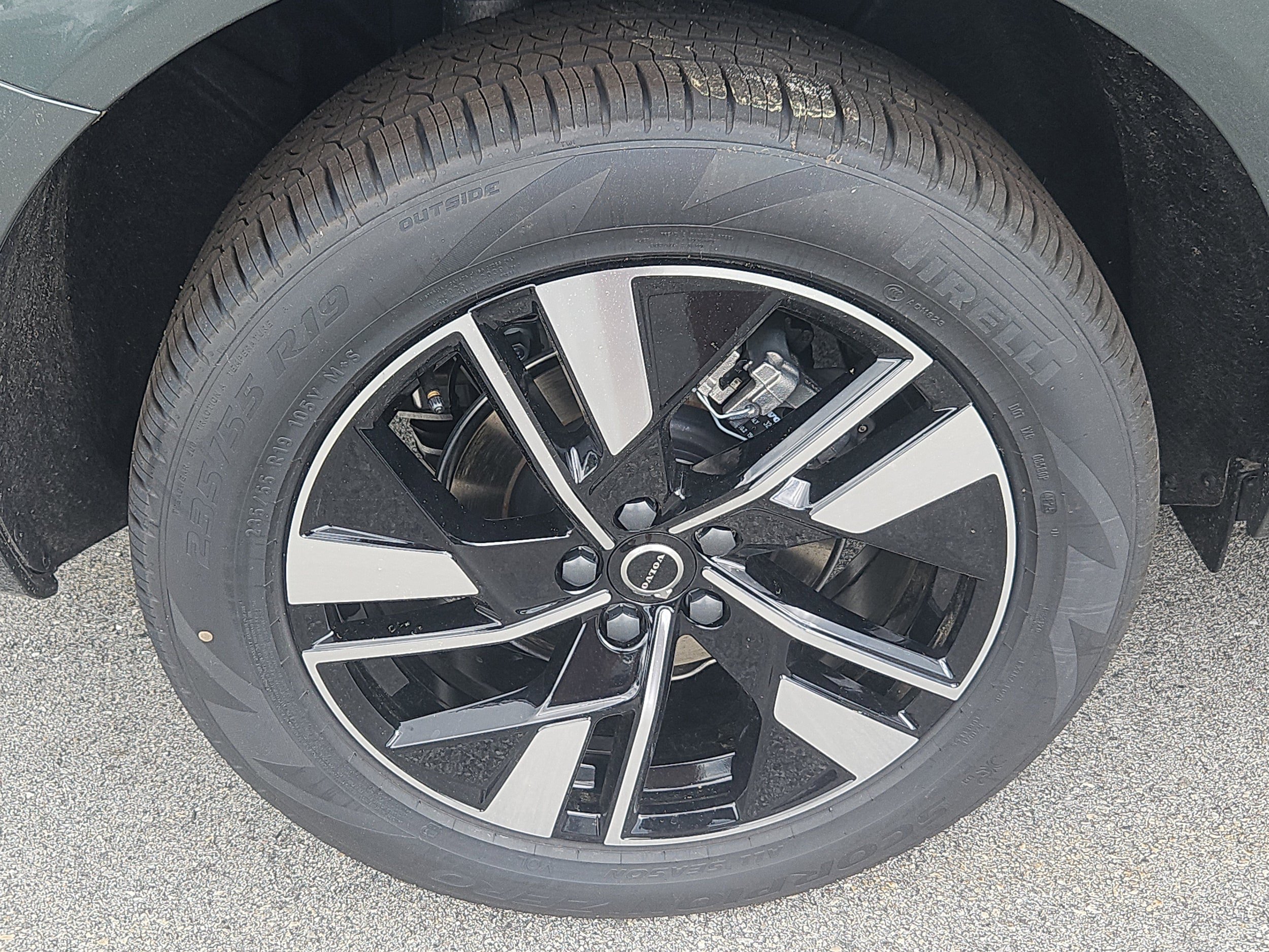 New 2026 Volvo XC60 B5 Plus w/ Protection Package Premier AWD/4WD image 20