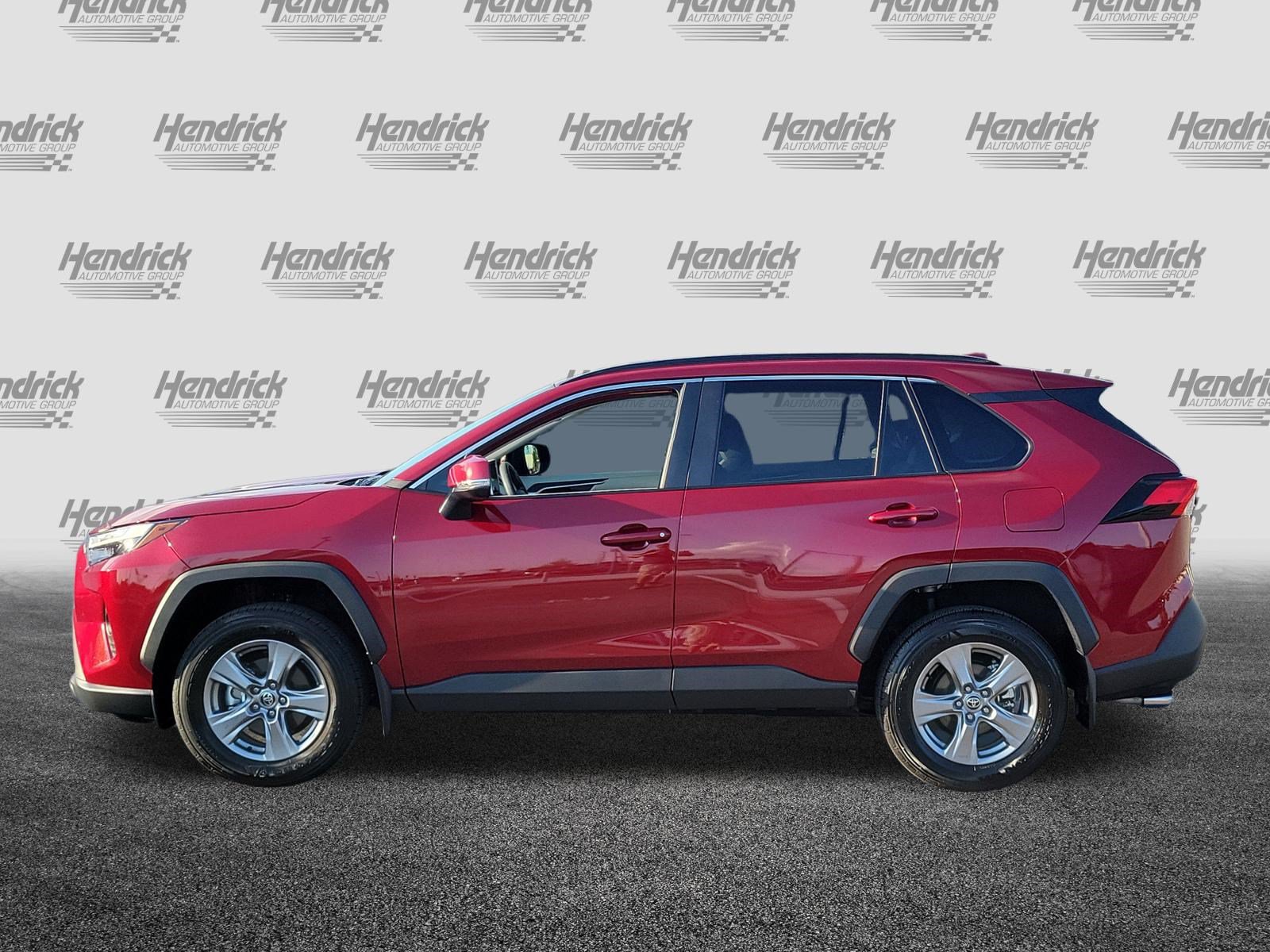 Used 2025 Toyota RAV4 XLE w/ Convenience Package FWD image 4