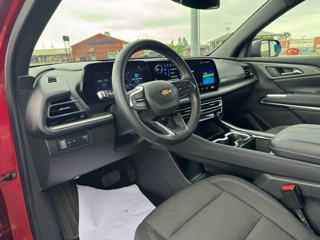 Used 2025 Chevrolet Traverse LT w/ Driver Confidence Package FWD image 17
