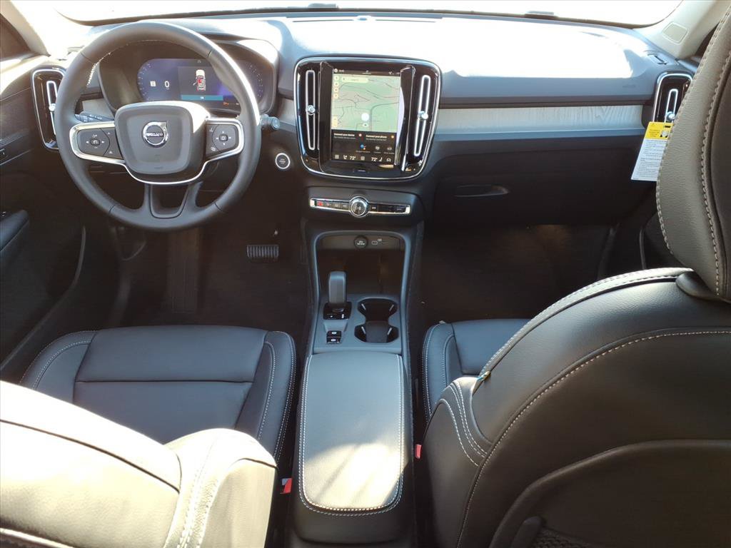 New 2026 Volvo XC40 B5 Core w/ Climate Package AWD/4WD image 8