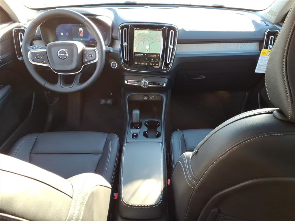 New 2026 Volvo XC40 B5 Core w/ Climate Package image 8
