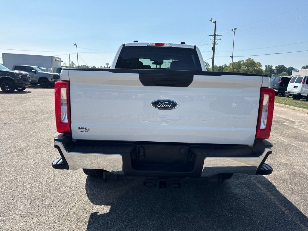 Used 2025 Ford F250 XLT w/ FX4 Off-Road Package AWD/4WD image 4